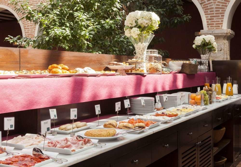 Ac Hotel Palacio De Santa Ana By Marriott Valladolid Eksteriør bilde A tapas bar in Madrid
