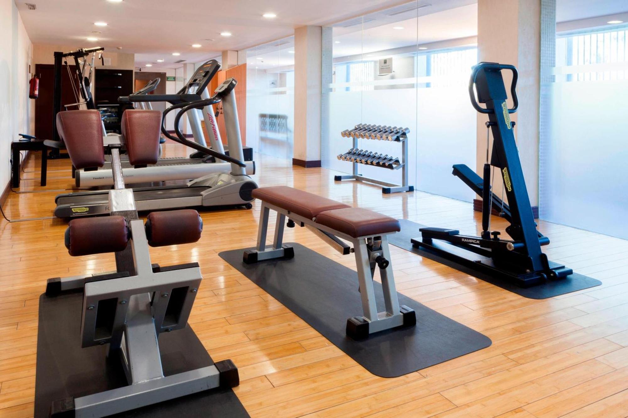 Ac Hotel Palacio De Santa Ana By Marriott Valladolid Eksteriør bilde A gym
