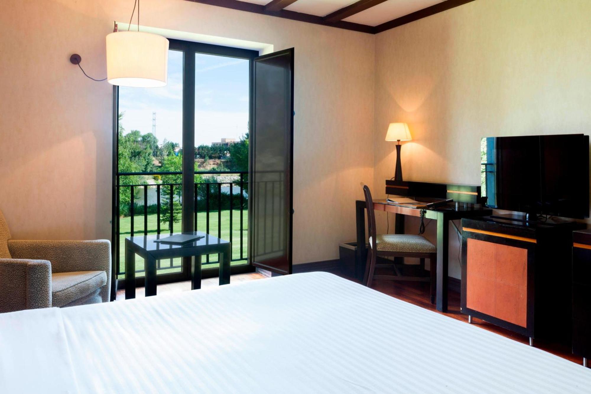 Ac Hotel Palacio De Santa Ana By Marriott Valladolid Eksteriør bilde A room at the hotel