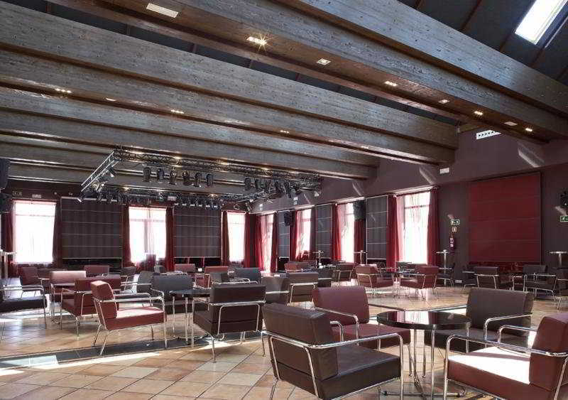 Ac Hotel Palacio De Santa Ana By Marriott Valladolid Interiør bilde The interior of the main conference hall